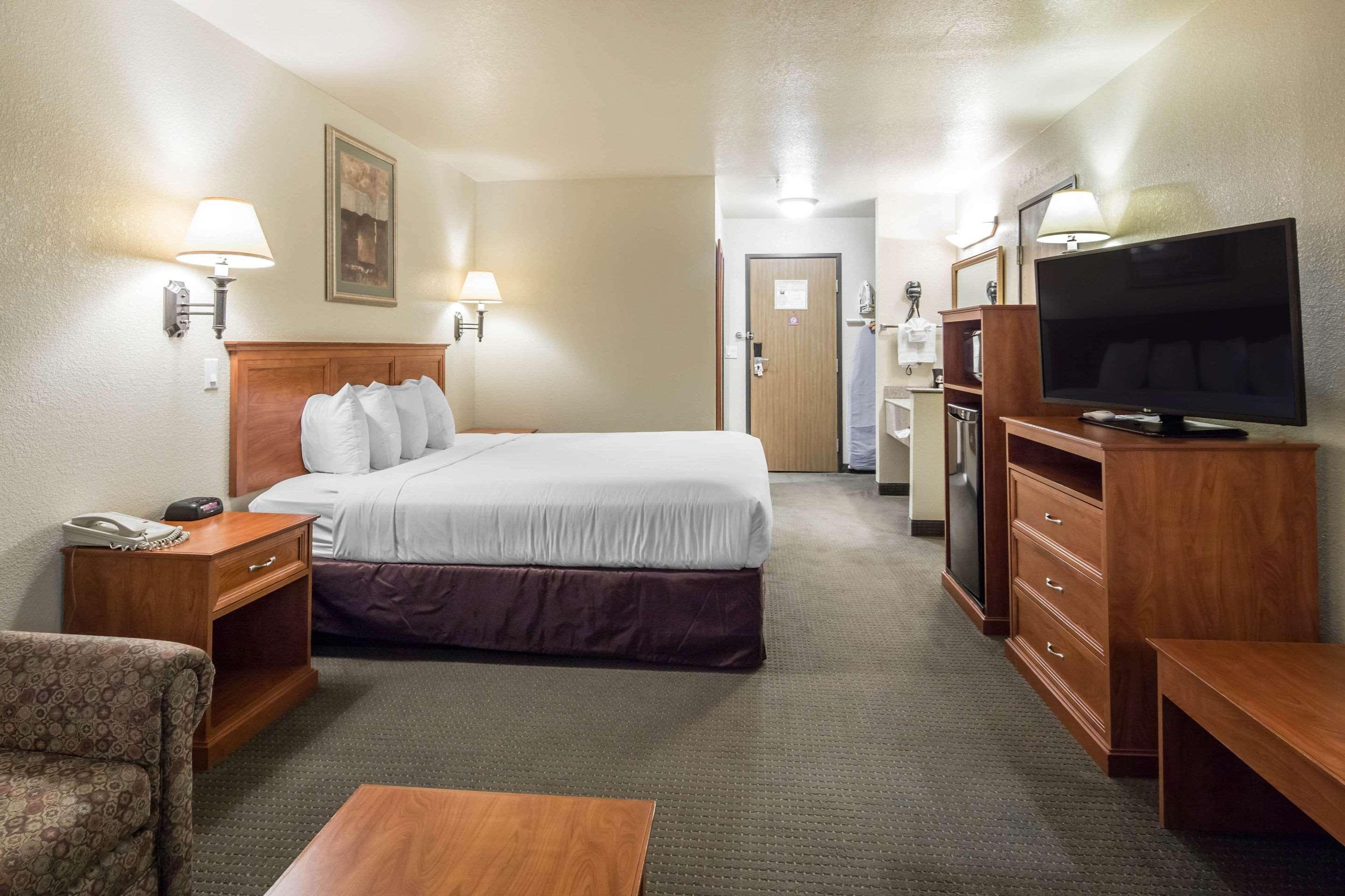 Quality Inn Alpine Exterior photo